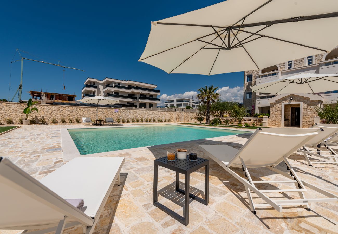 Apartment in Novalja - Deluxe Château Dabo Suite 5 with pool
