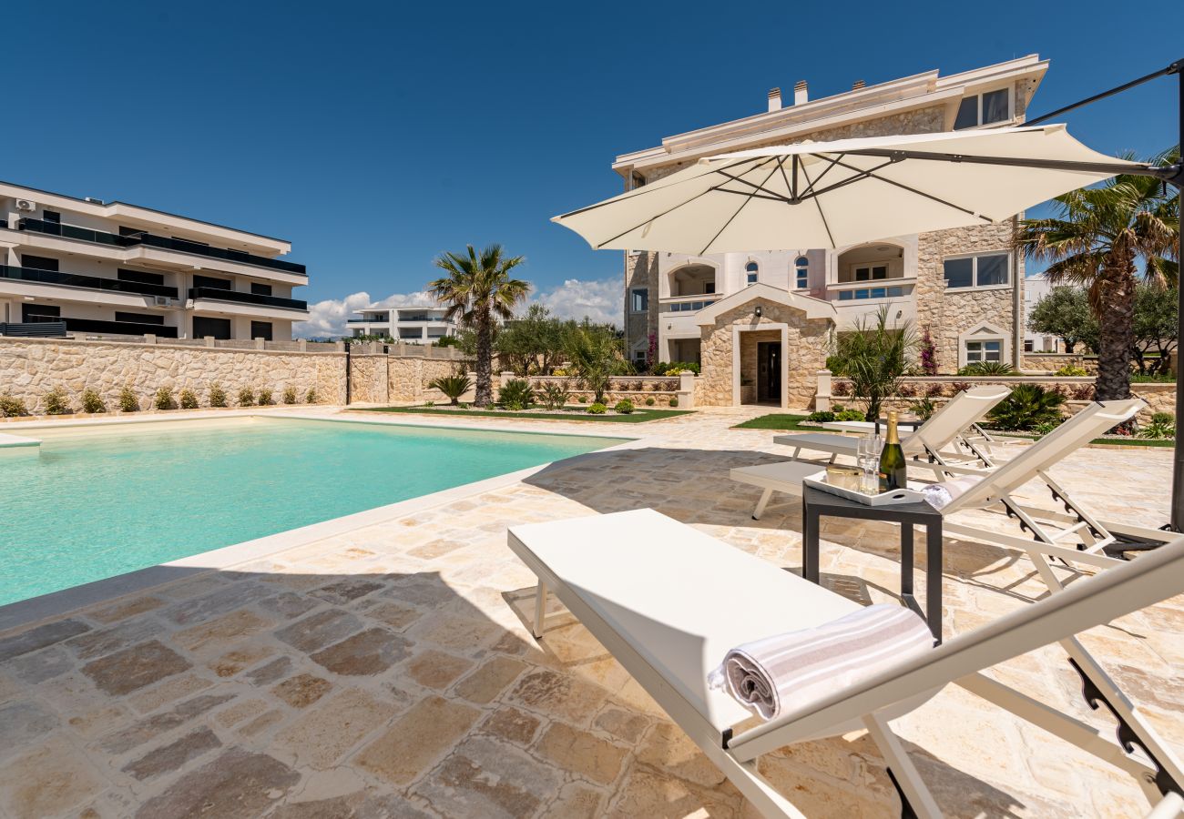 Apartment in Novalja - Deluxe Château Dabo Suite 5 with pool