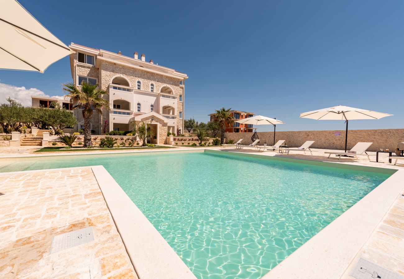 Apartment in Novalja - Deluxe Château Dabo Suite 5 with pool