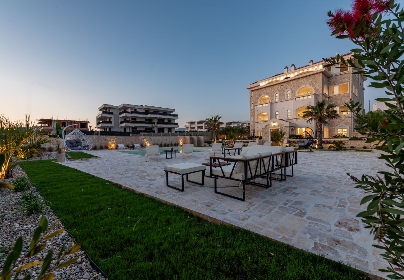 Apartment in Novalja - Deluxe Château Dabo Suite 5 with pool