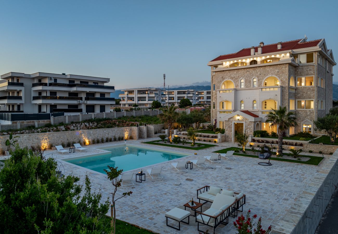 Apartment in Novalja - Deluxe Château Dabo Suite 5 with pool
