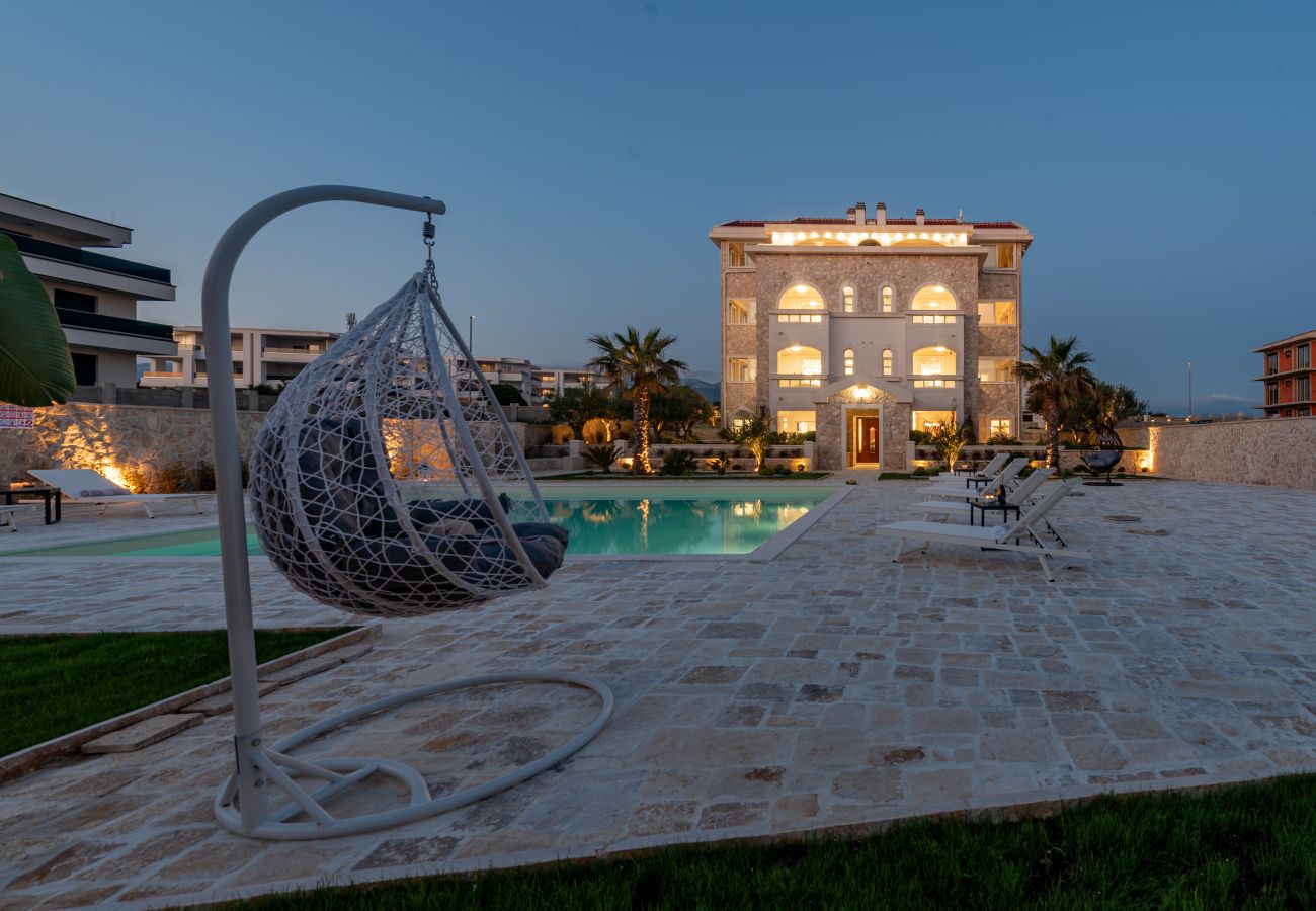 Apartment in Novalja - Deluxe Château Dabo Suite 6 with pool