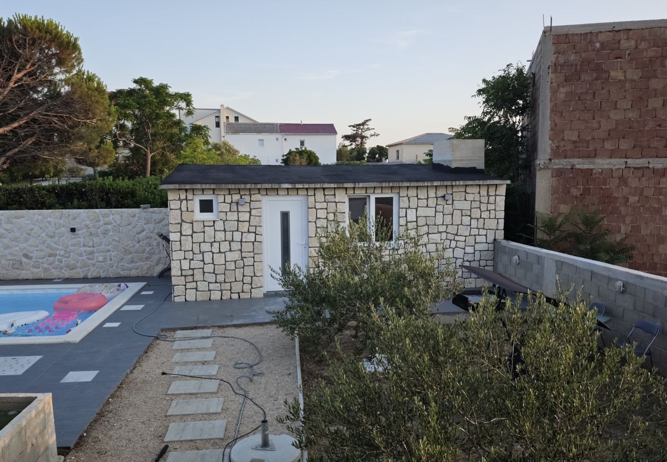 Villa in Povljana - Beautiful Villa Pauliana