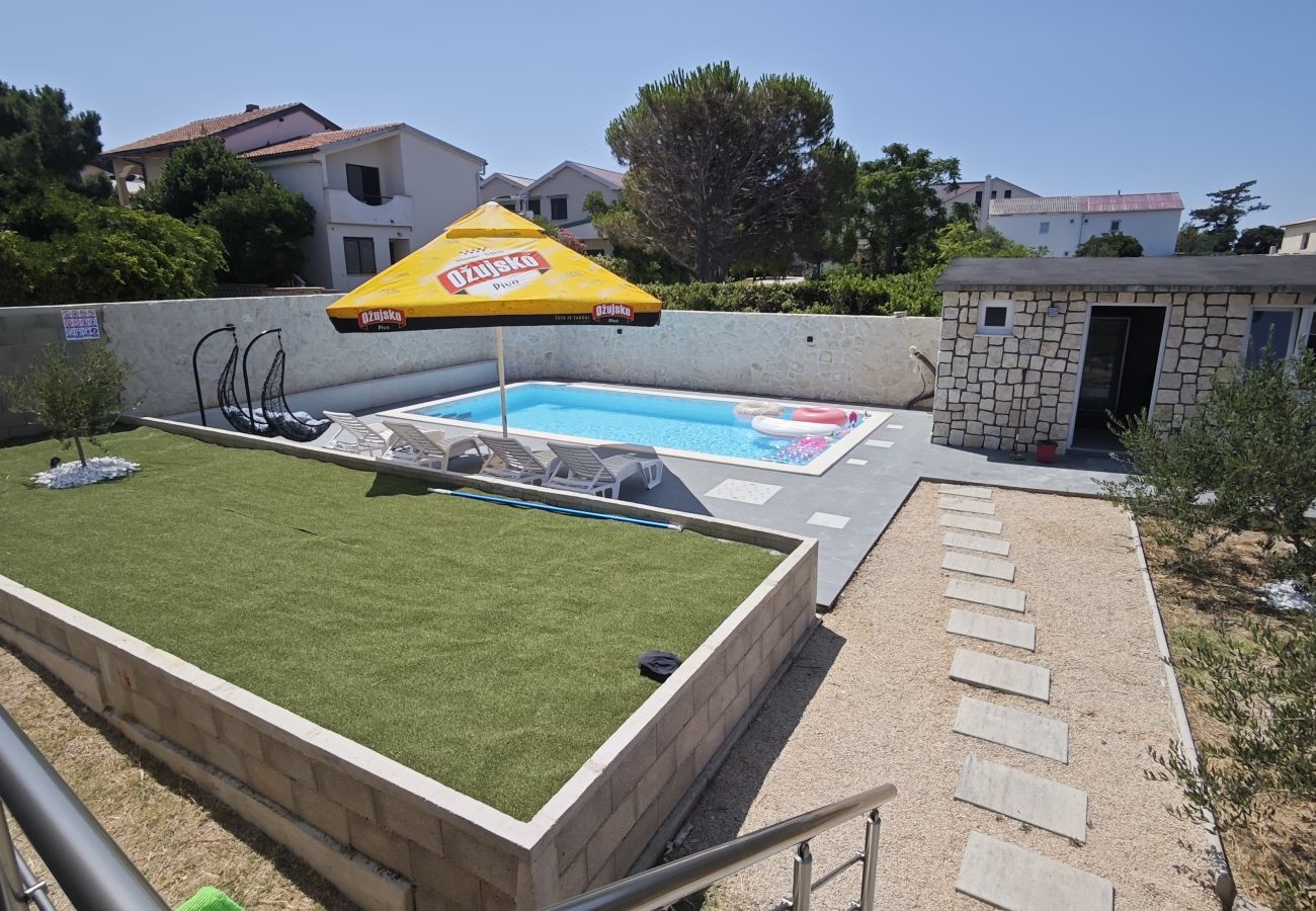 Villa in Povljana - Beautiful Villa Pauliana