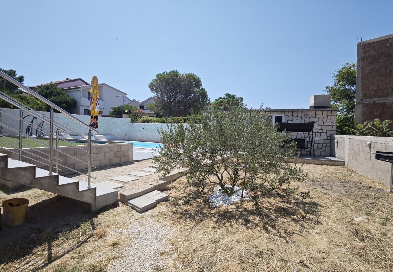 Villa in Povljana - Beautiful Villa Pauliana