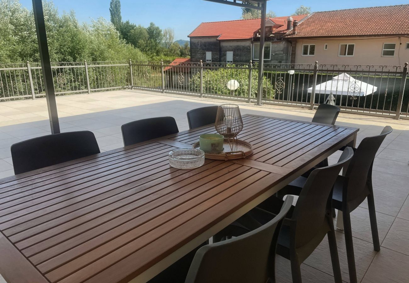 House in Vrgorac - Holiday Home Nadalina