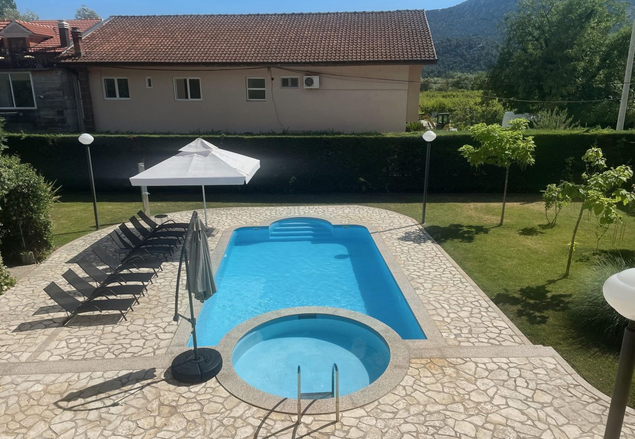 House in Vrgorac - Holiday Home Nadalina