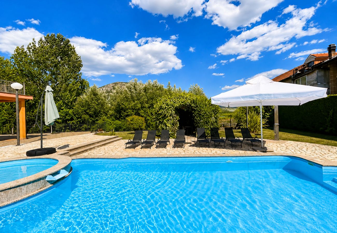 House in Vrgorac - Holiday Home Nadalina