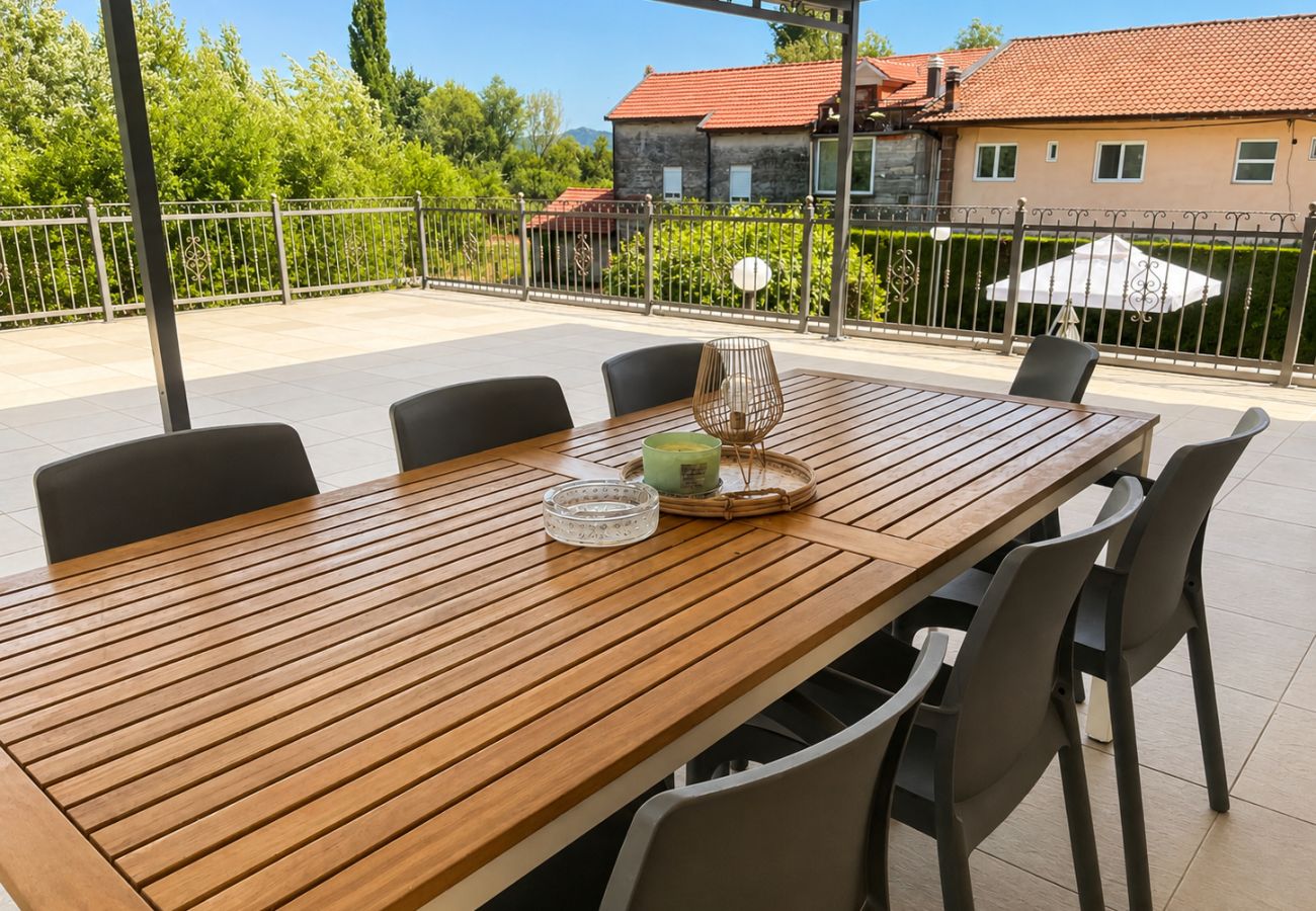 House in Vrgorac - Holiday Home Nadalina