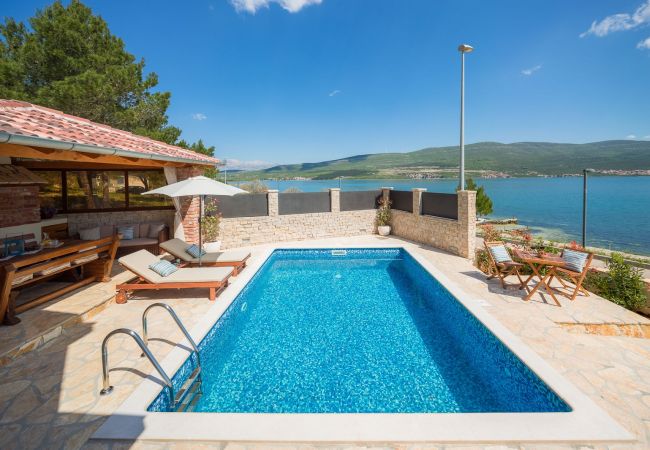 Villa in Pridraga - Seafront Villa Noah with heated pool 