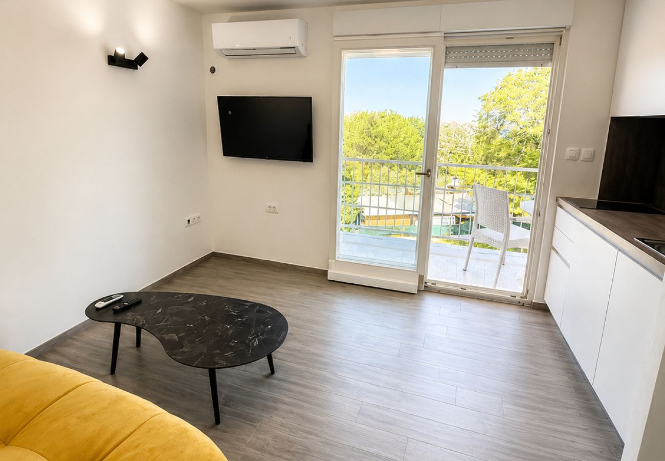 Apartment in Sukošan - Mediterraneo apartment A1