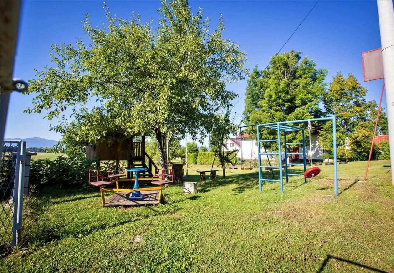 House in Gospic - Holiday Home Mia with jacuzzi