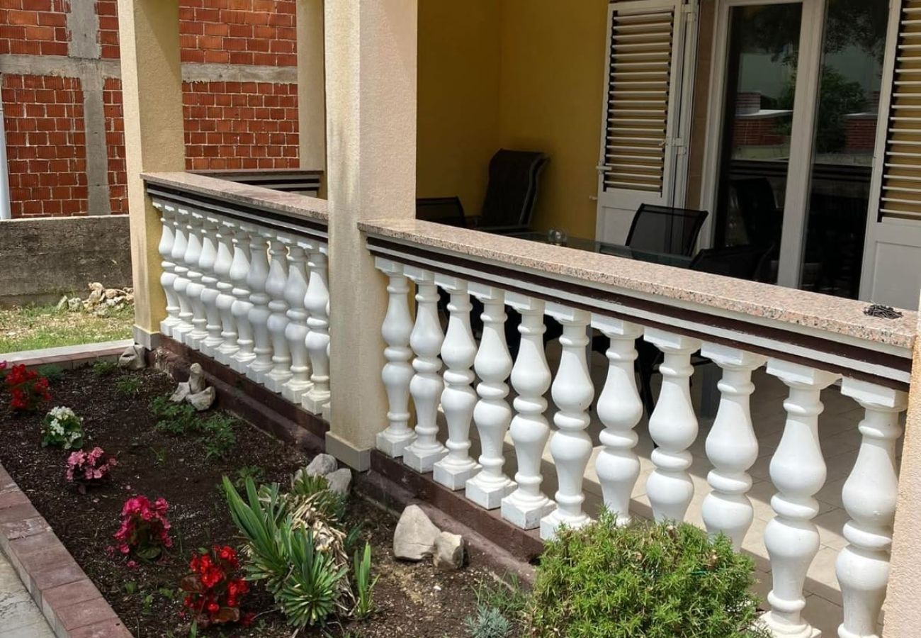 Apartment in Povljana - Apartment Bella 1