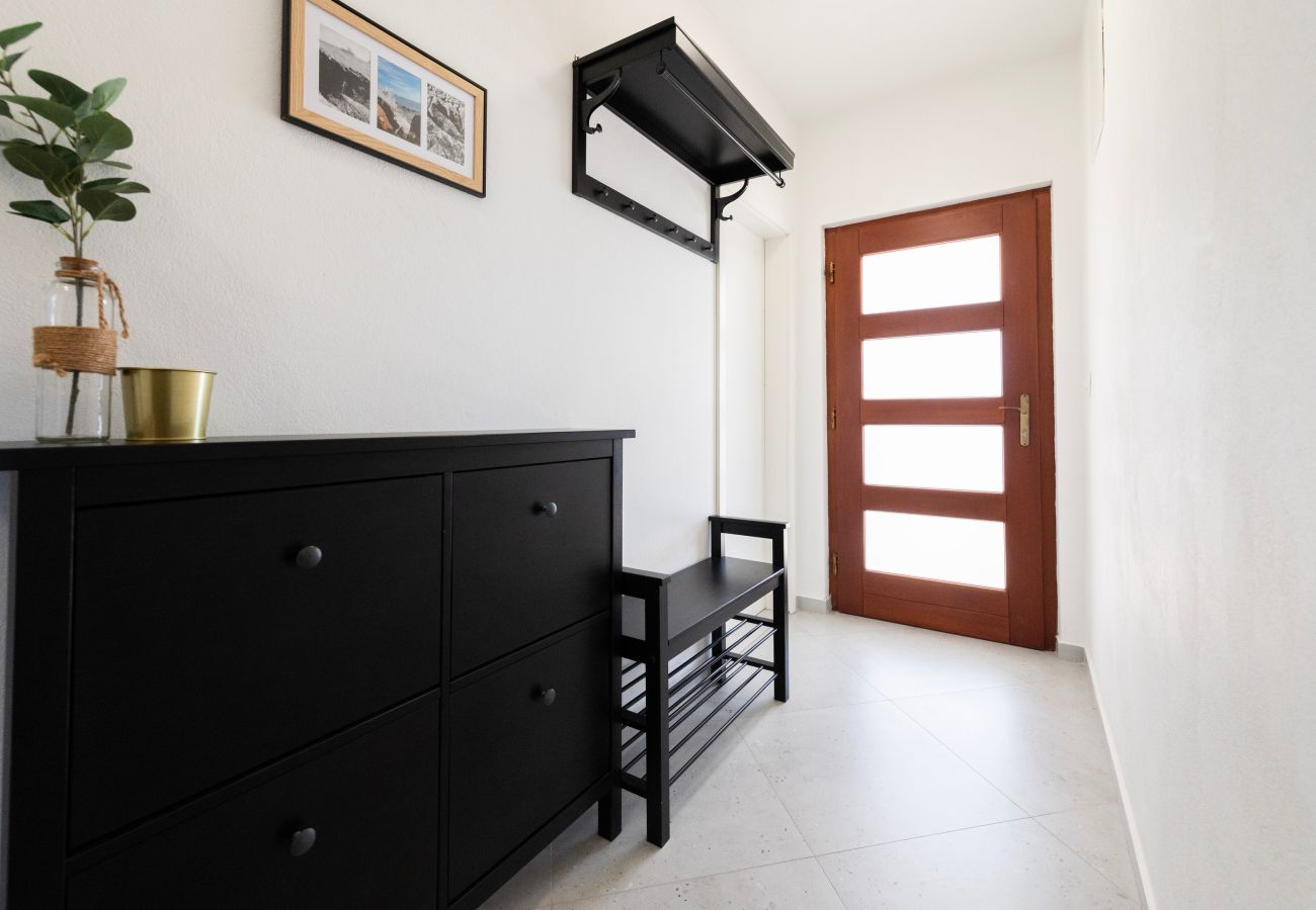 Apartment in Nin - Seafront apartment Elona