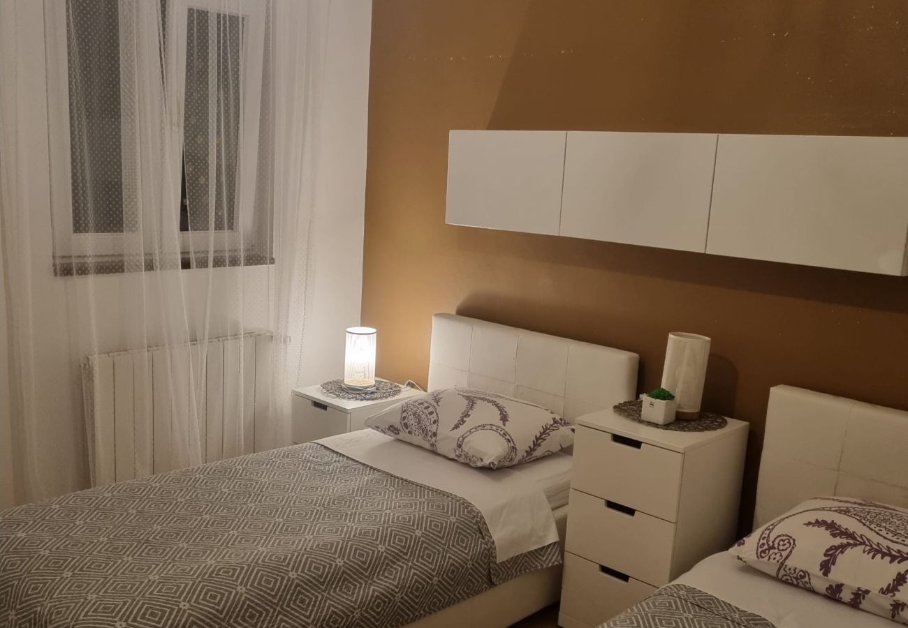 Apartment in Povljana - Superior apartment Nina