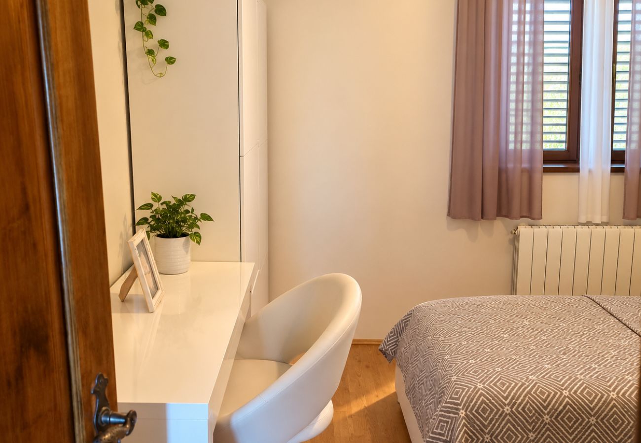 Apartment in Povljana - Superior apartment Nina