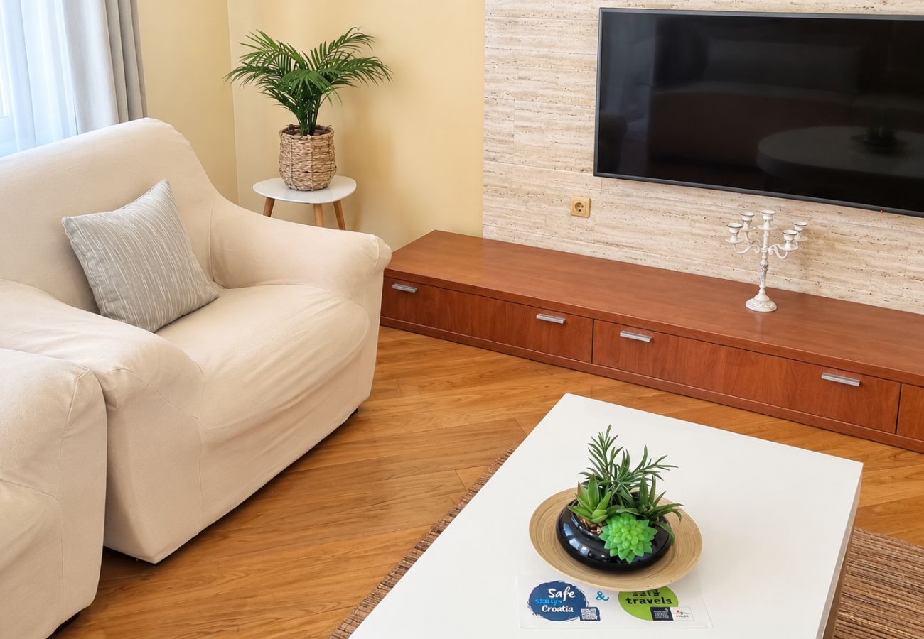 Apartment in Povljana - Superior apartment Nina