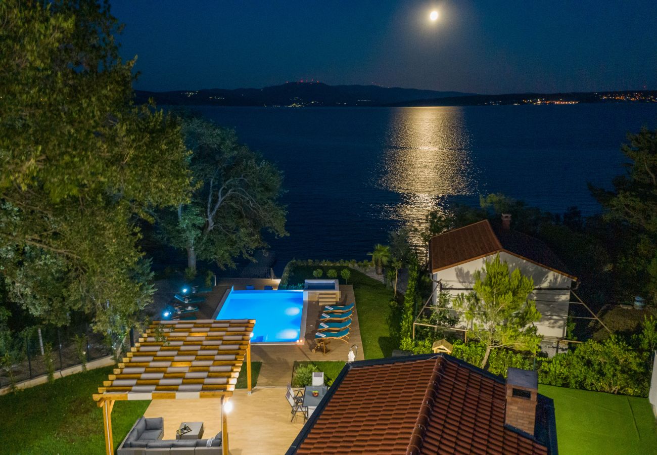 Villa in Posedarje - Beachfront villa Promenada