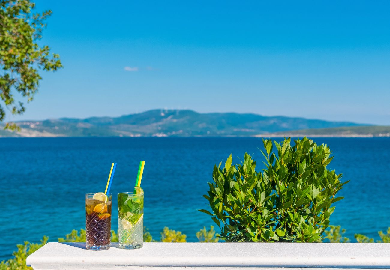 Villa in Posedarje - Beachfront villa Promenada