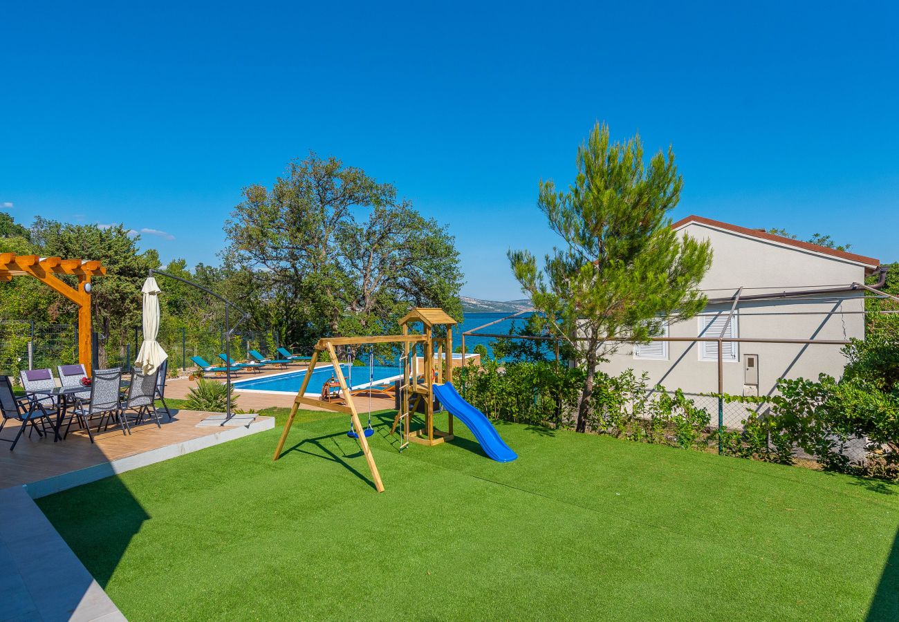 Villa in Posedarje - Beachfront villa Promenada