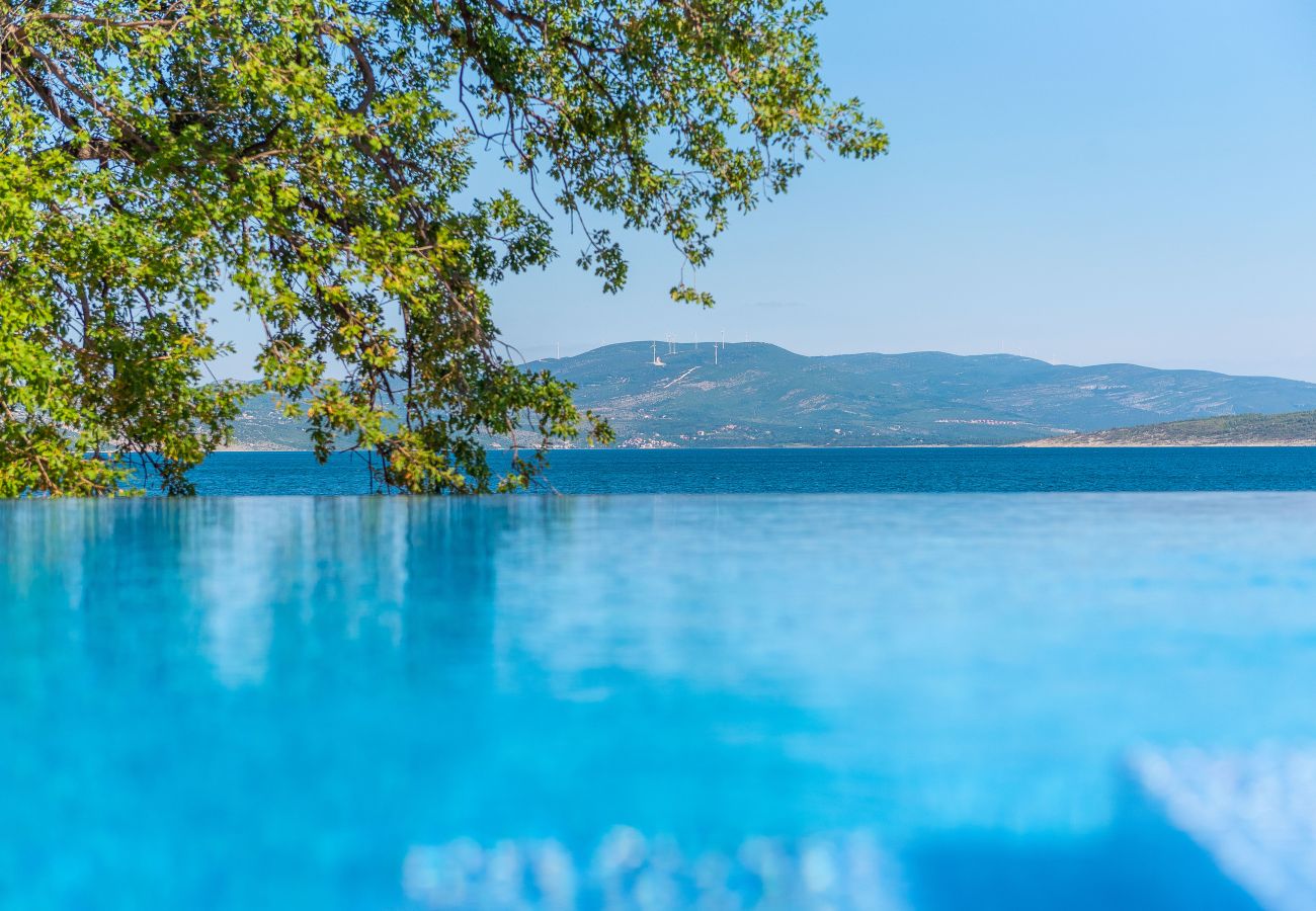 Villa in Posedarje - Beachfront villa Promenada