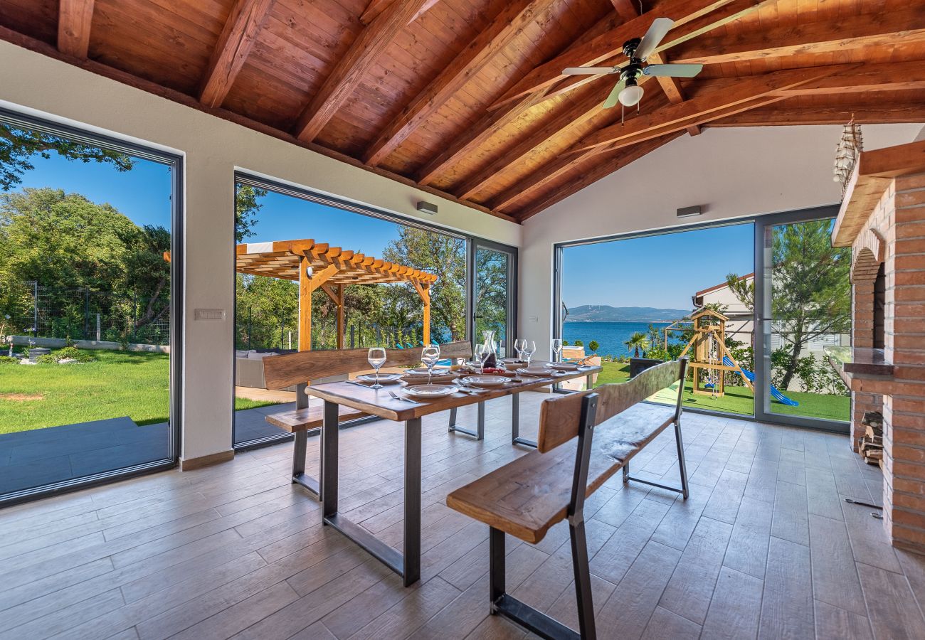 Villa in Posedarje - Beachfront villa Promenada