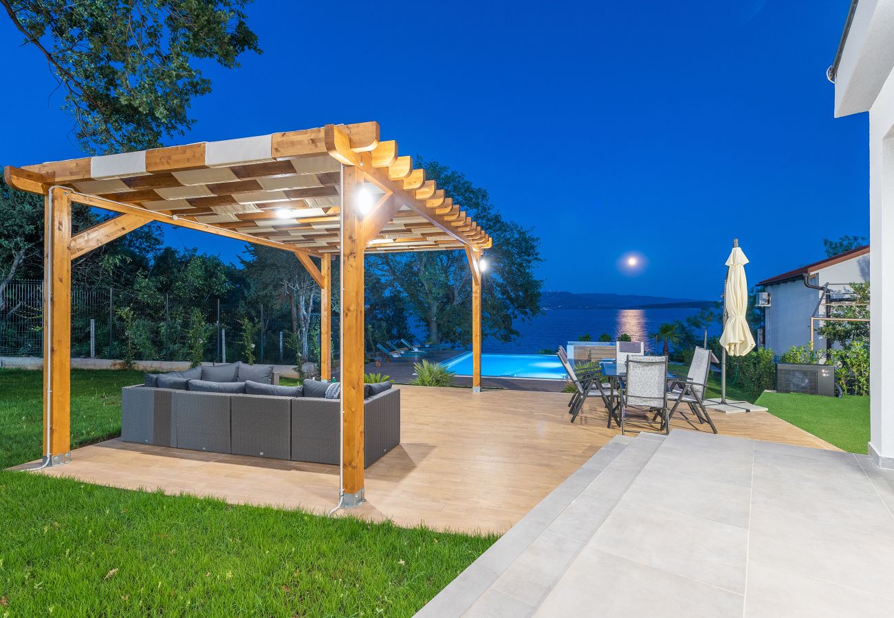 Villa in Posedarje - Beachfront villa Promenada