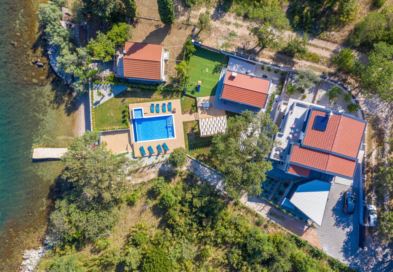 Villa in Posedarje - Beachfront villa Promenada