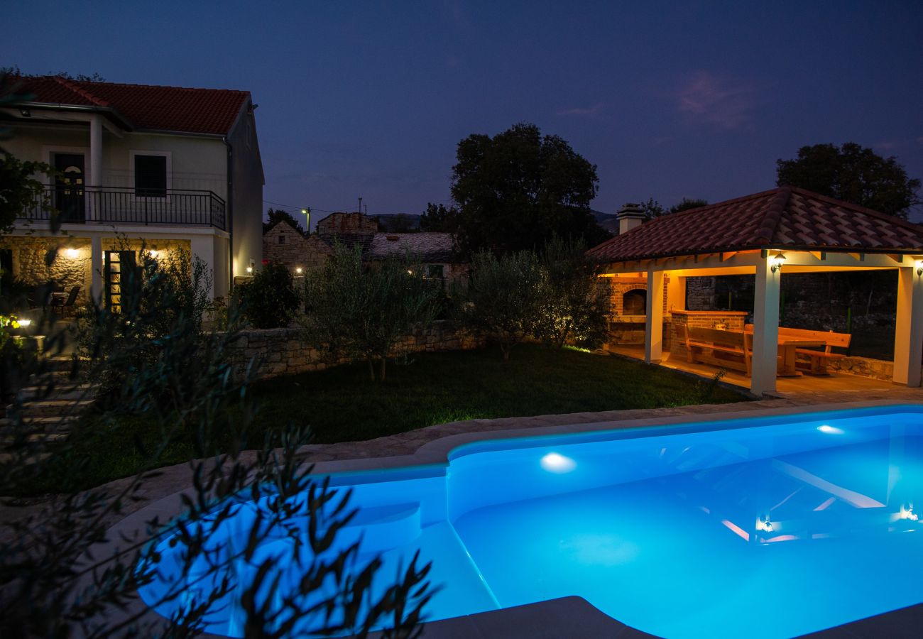 Villa in Trbounje - Villa Magic with heated pool