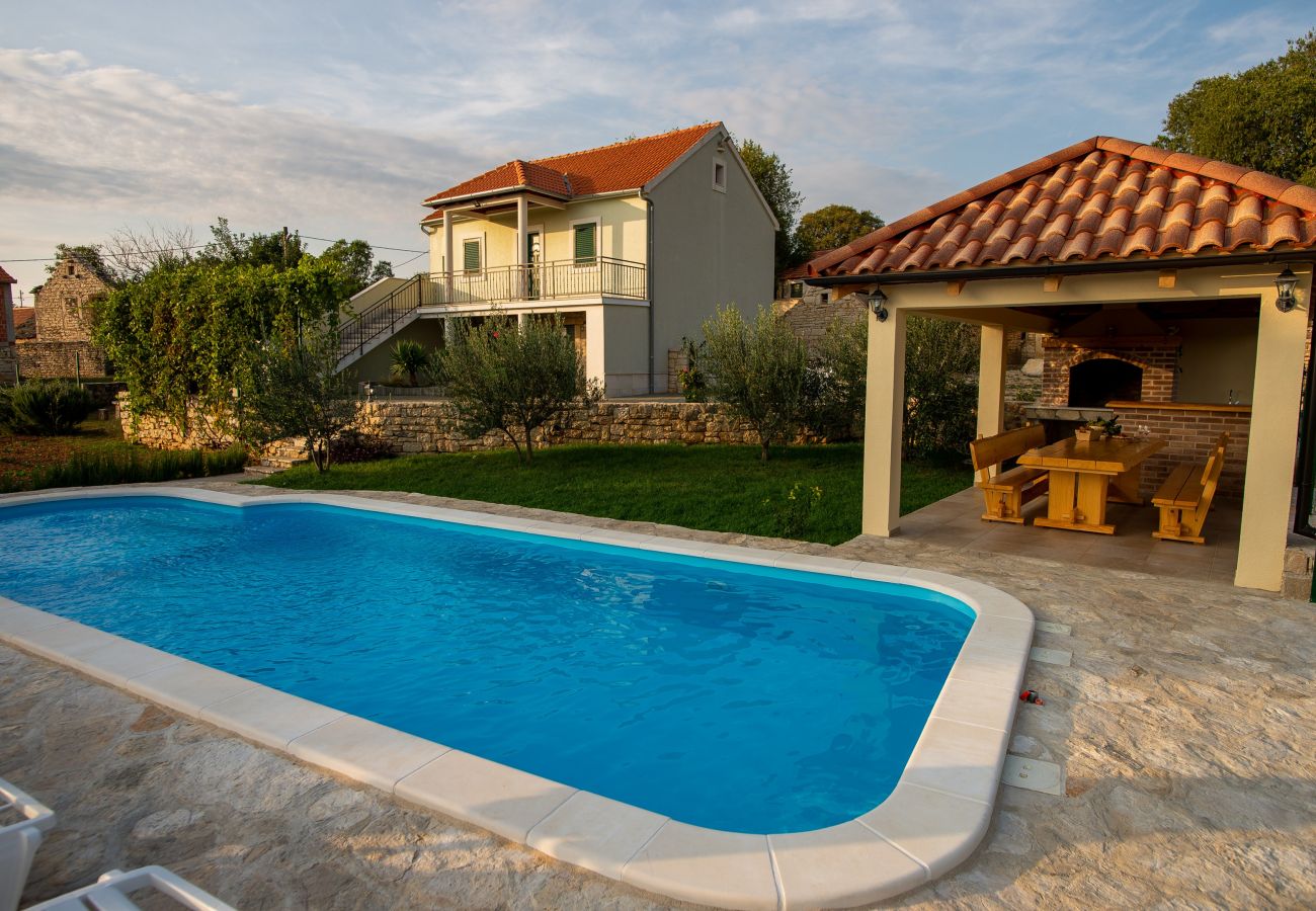 Villa in Trbounje - Villa Magic with heated pool