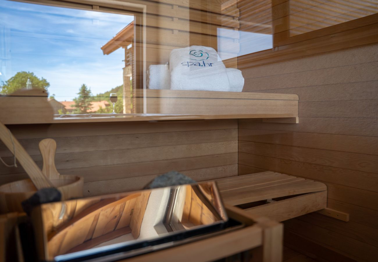 Villa in Brušane - Villa Brusiana with covered heated pool