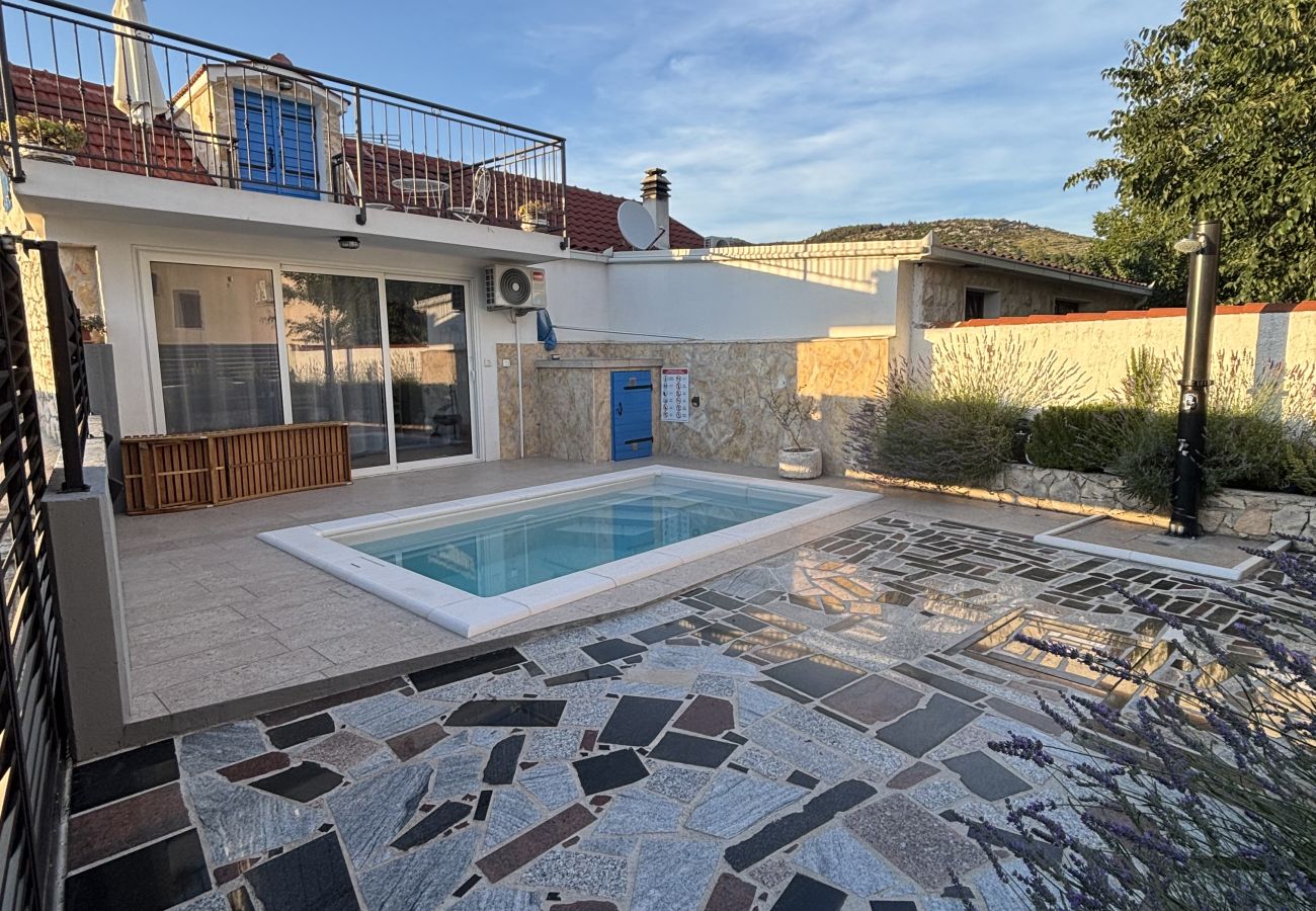 House in Vrsine - Holiday Home Cherry with pool