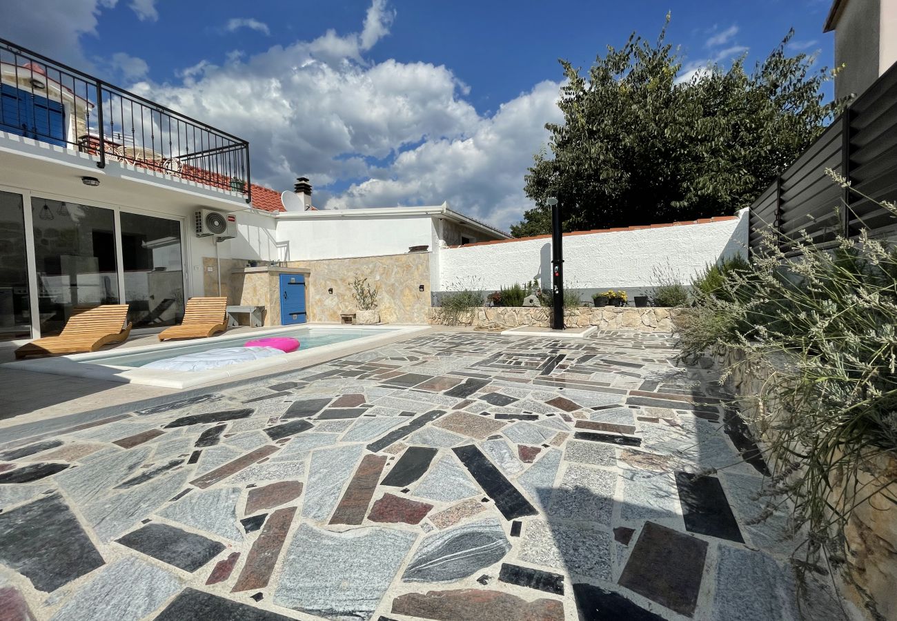 House in Vrsine - Holiday Home Cherry with pool