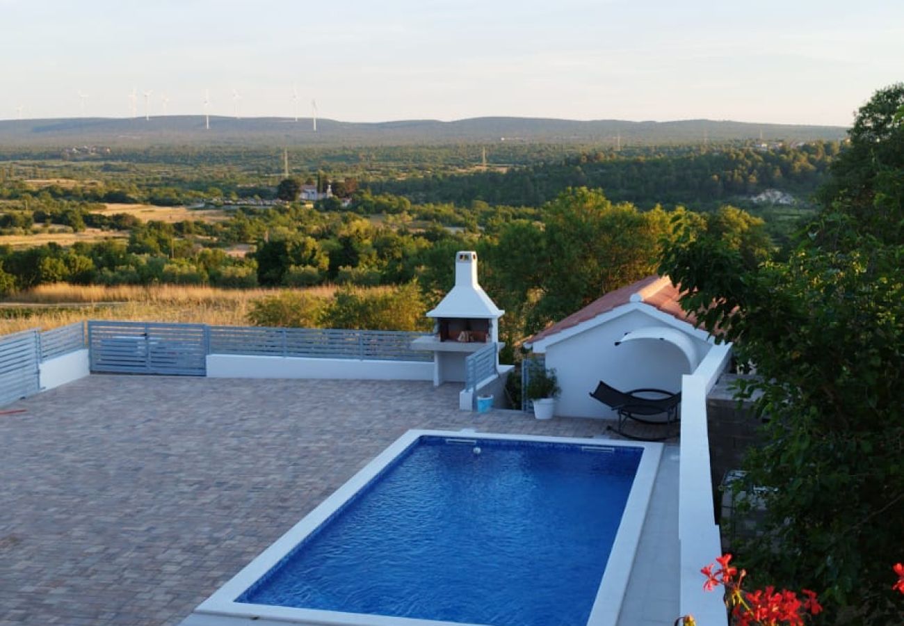 House in Pridraga - Holiday Home Lantina with pool