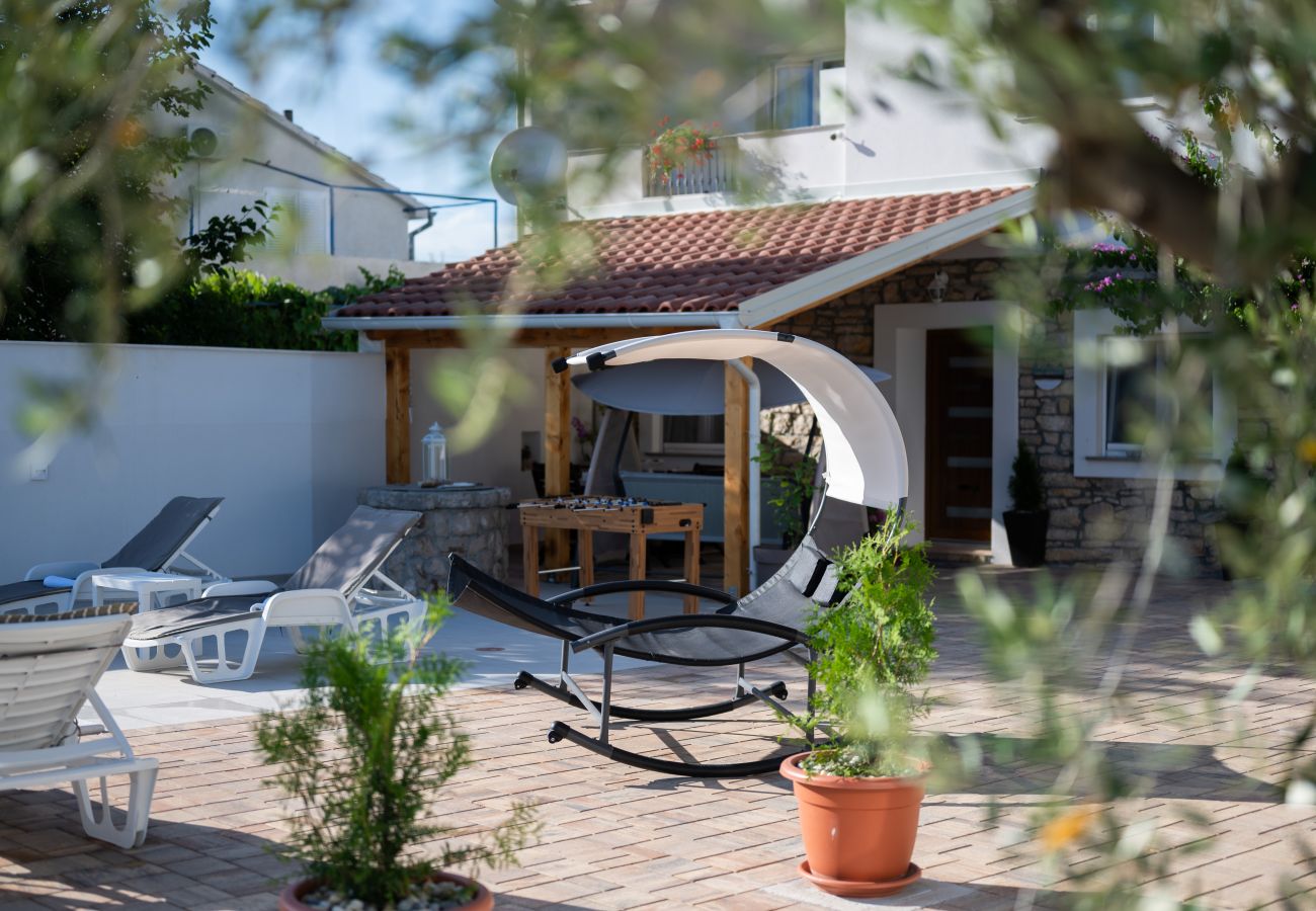 House in Pridraga - Holiday Home Lantina with pool