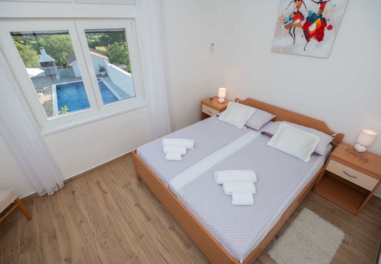 House in Pridraga - Holiday Home Lantina with pool