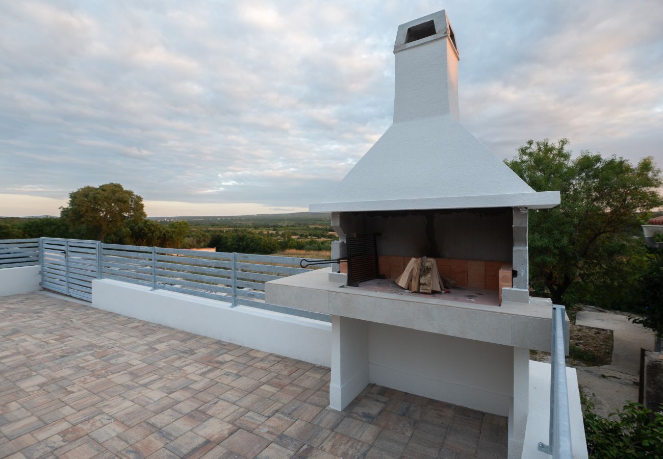 House in Pridraga - Holiday Home Lantina with pool