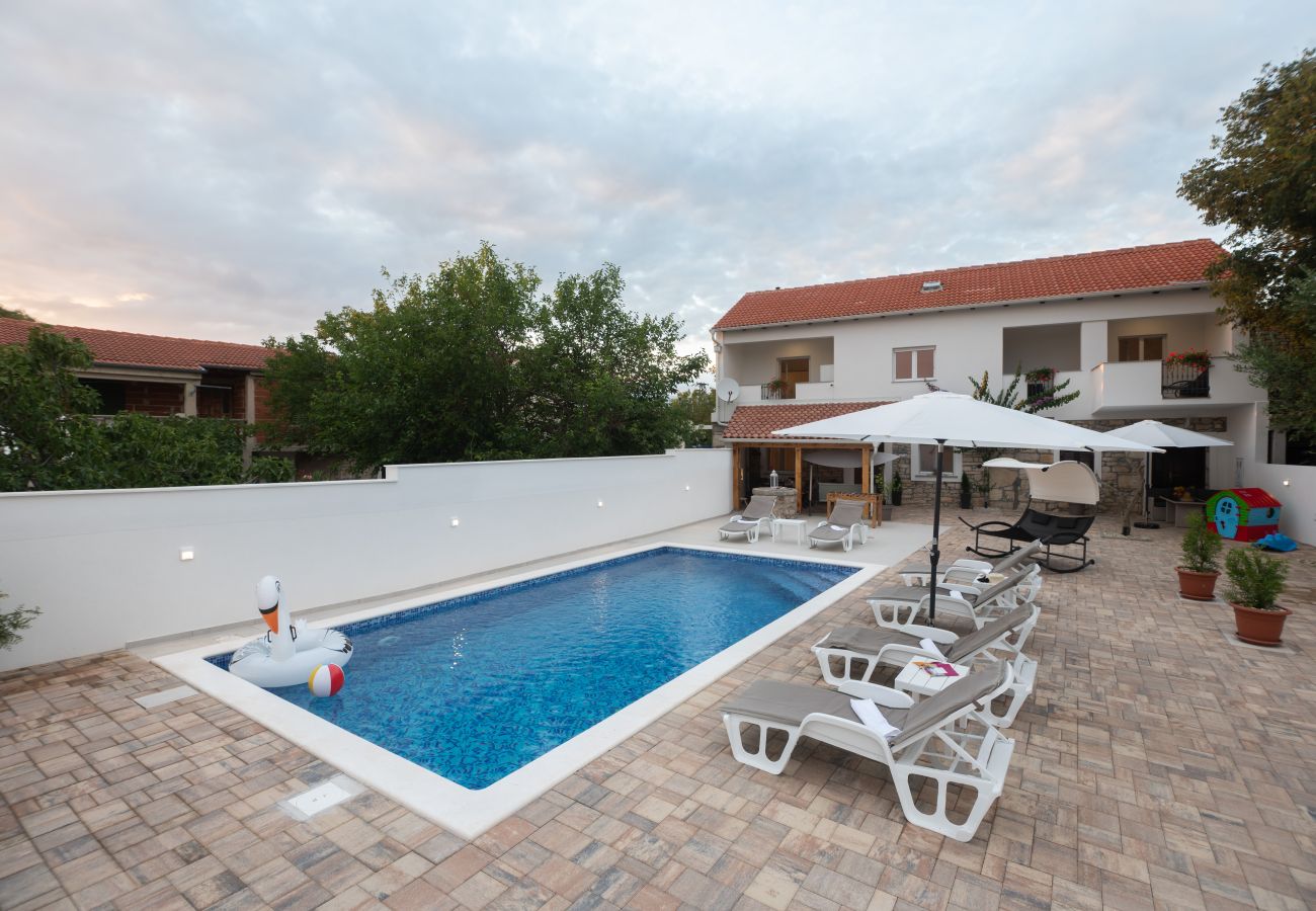 House in Pridraga - Holiday Home Lantina with pool
