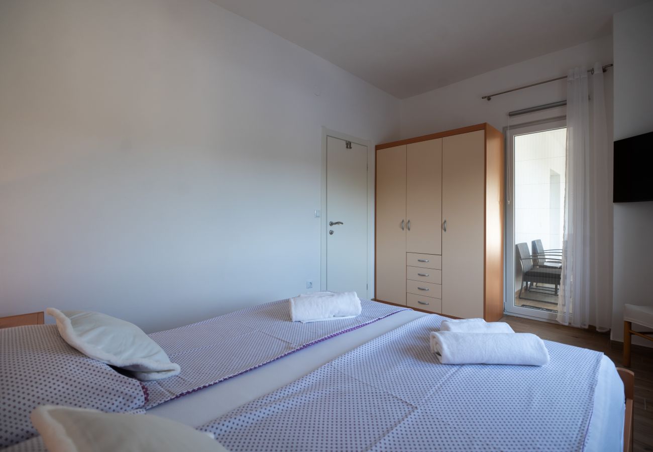 House in Pridraga - Holiday Home Lantina with pool