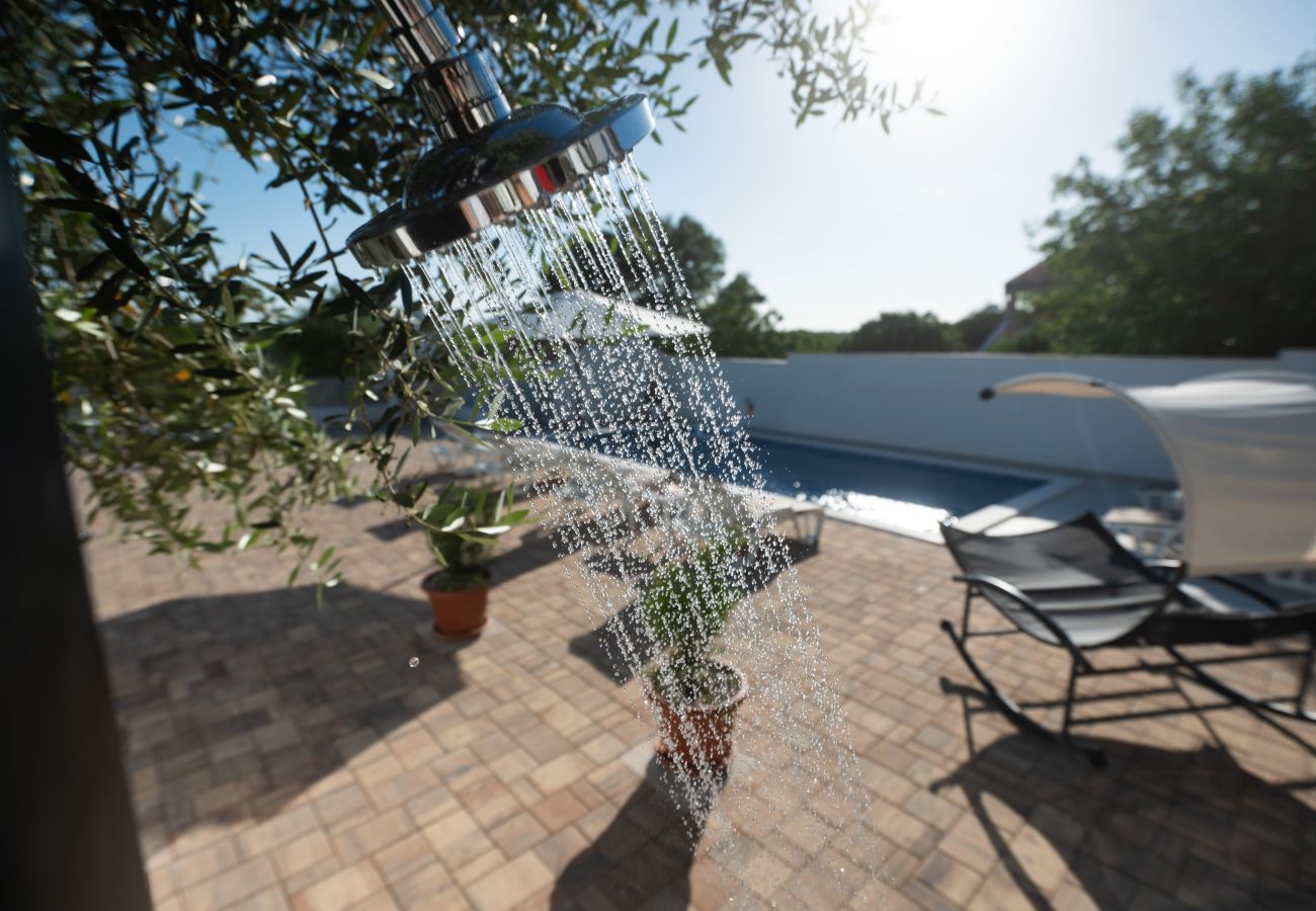 House in Pridraga - Holiday Home Lantina with pool