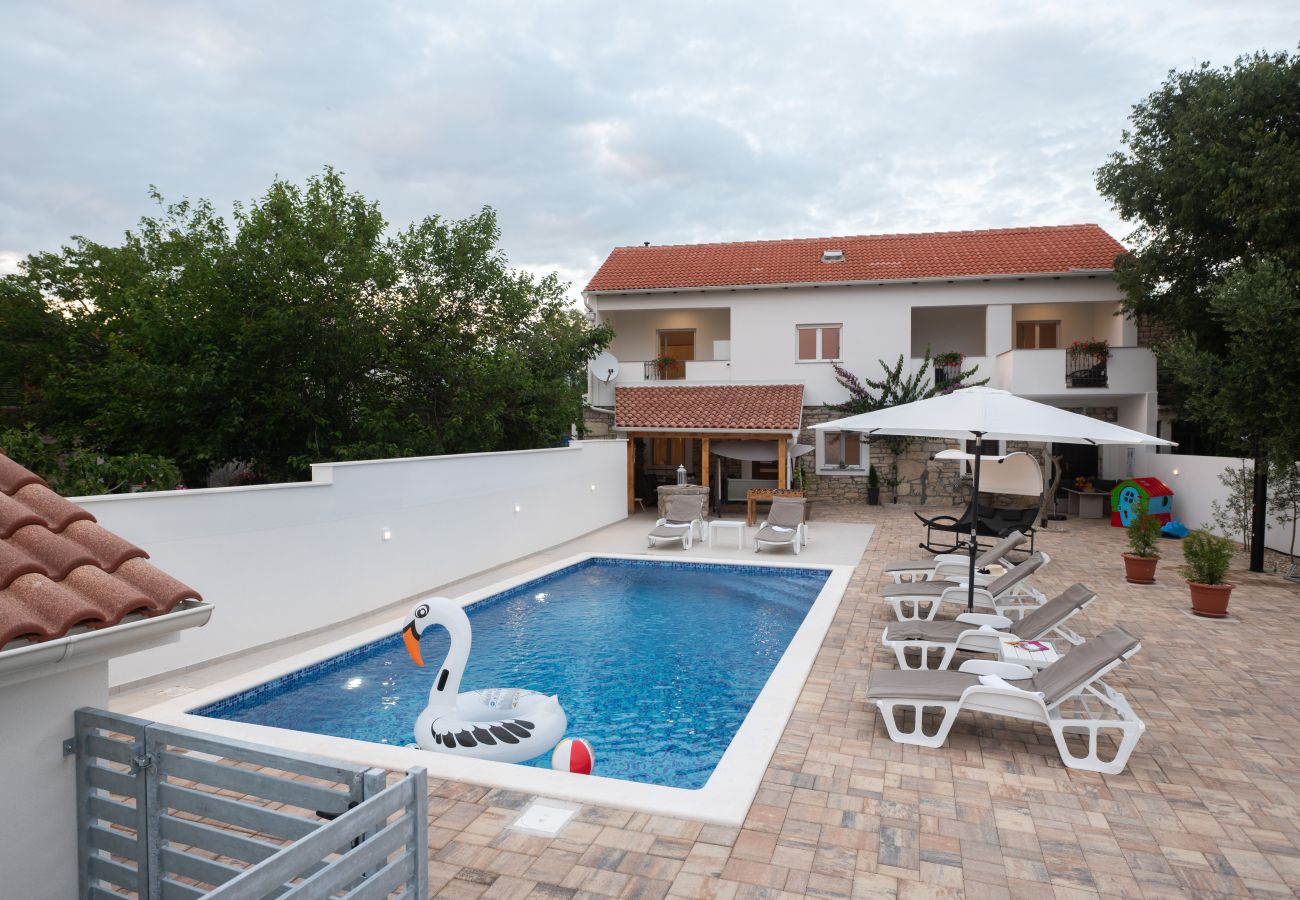 House in Pridraga - Holiday Home Lantina with pool