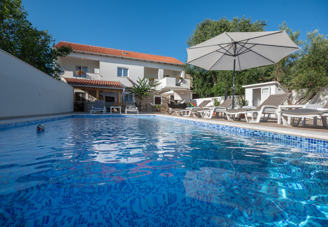 House in Pridraga - Holiday Home Lantina with pool