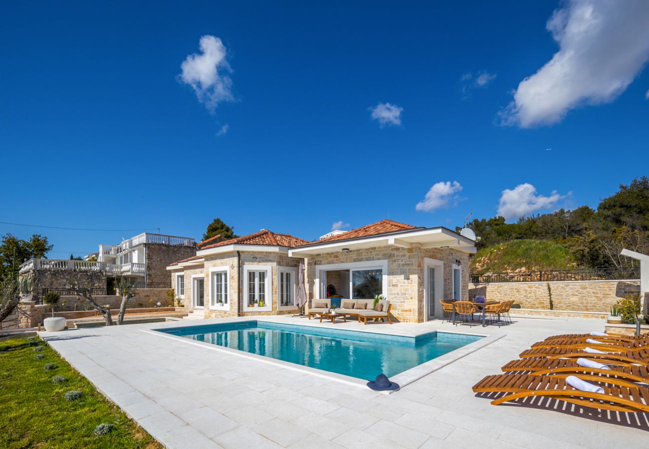 Villa in Zadar - Villa Katarina with pool