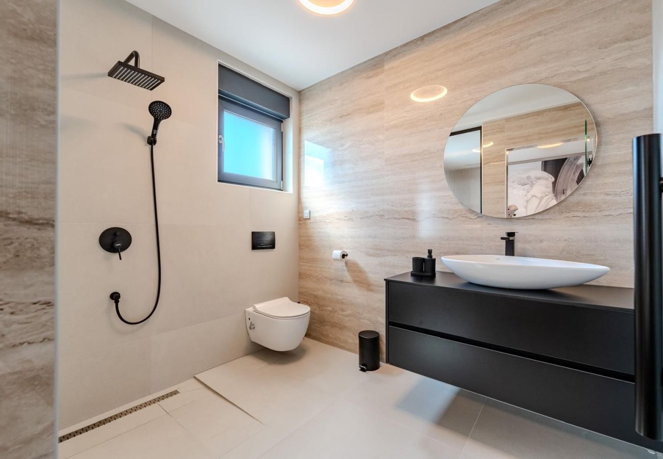 Villa in Privlaka - Villa Ballat with heated pool