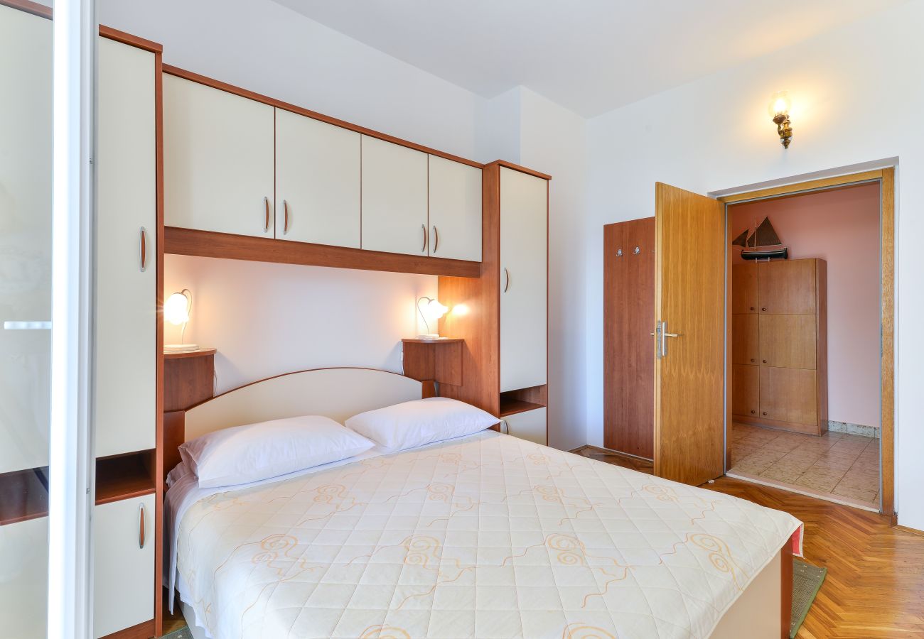 Apartment in Vir - Beachfront apartment Liverić 2