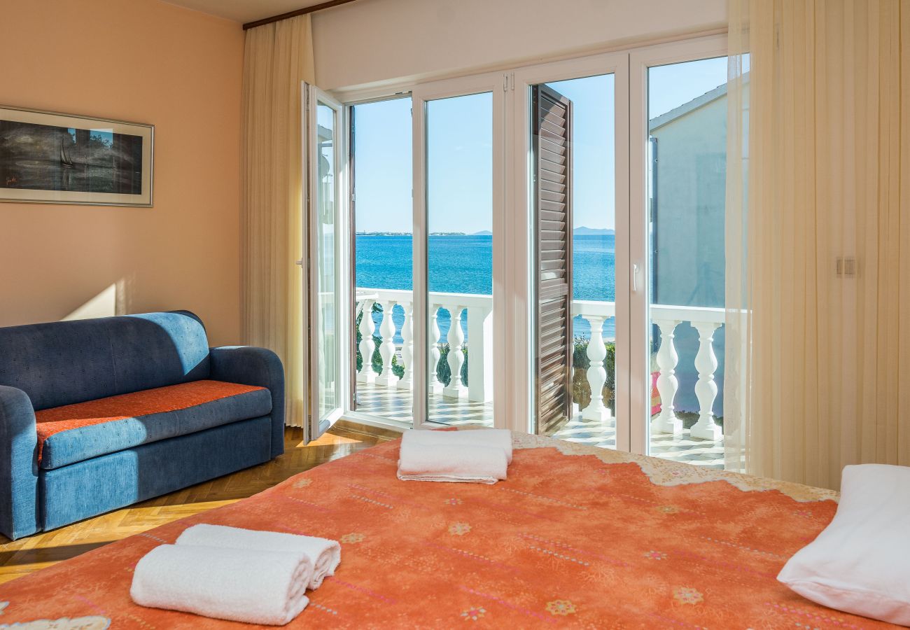 Apartment in Vir - Beachfront apartment Liverić 4