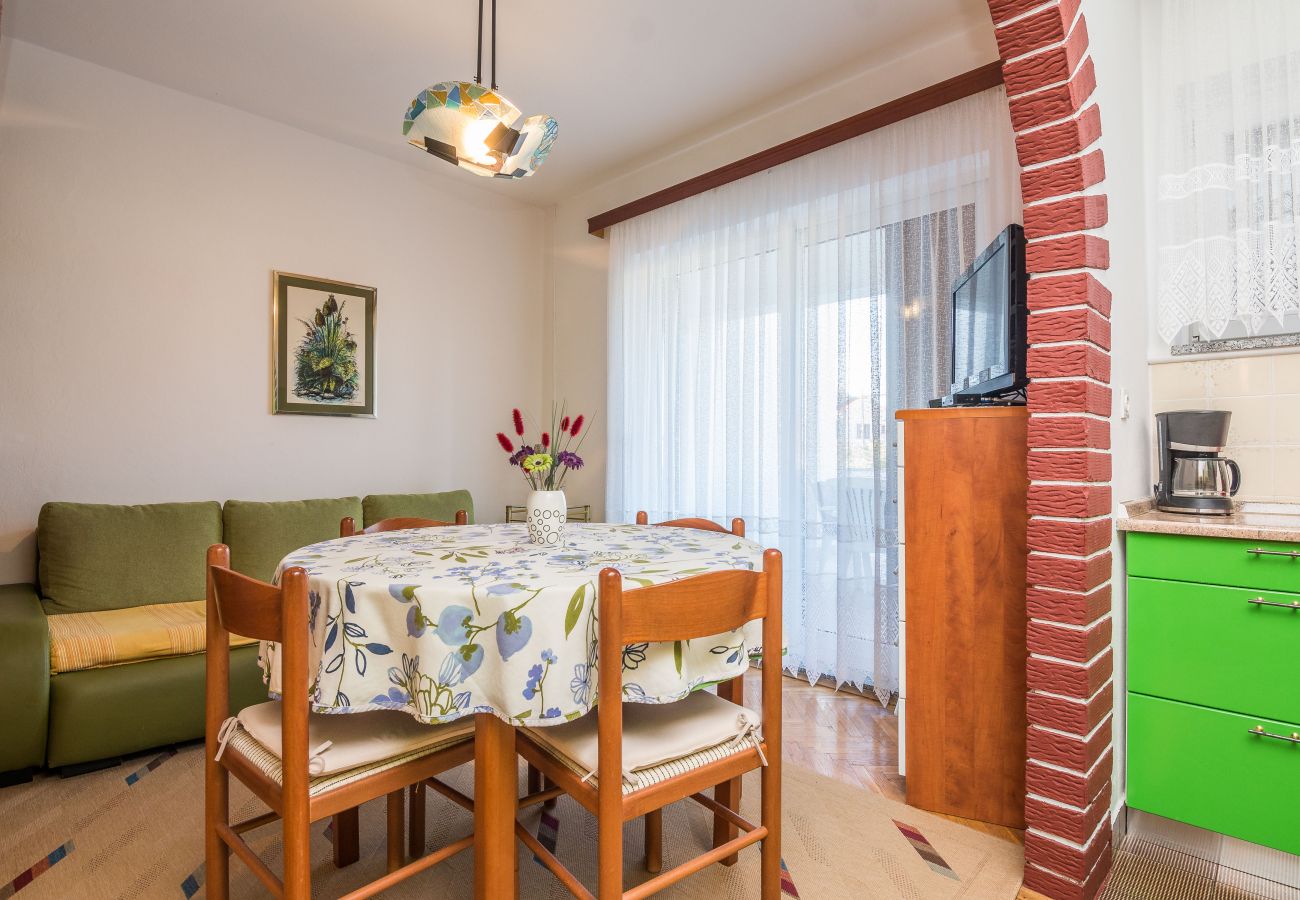 Apartment in Vir - Beachfront apartment Liverić 4