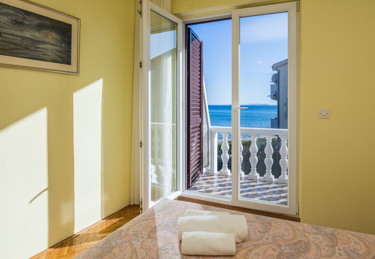 Apartment in Vir - Beachfront apartment Liverić 4