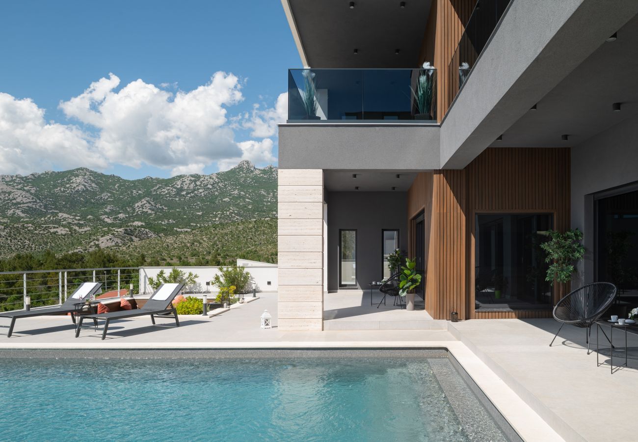 Villa in Rovanjska - Lux Villa Serene with heated pool