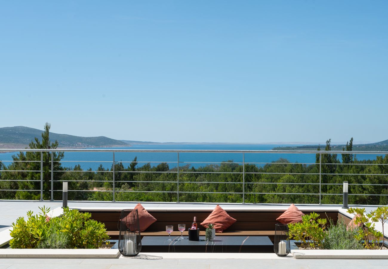 Villa in Rovanjska - Lux Villa Serene with heated pool